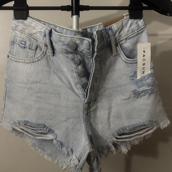 PacSun Light Wash Distressed Jean Shorts - Picture 1 of 1